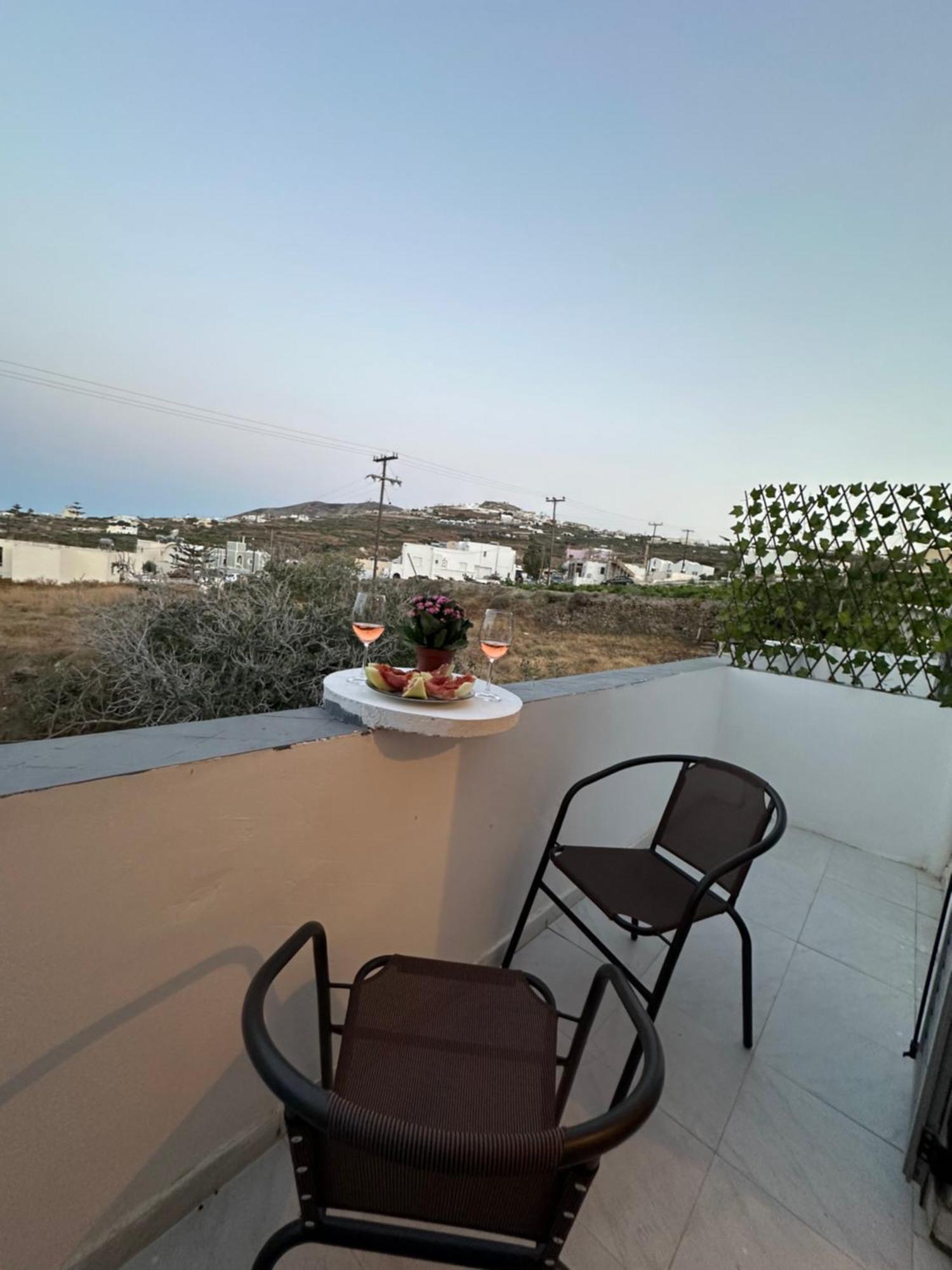 Nicole Rooms Santorini Vóthon Esterno foto
