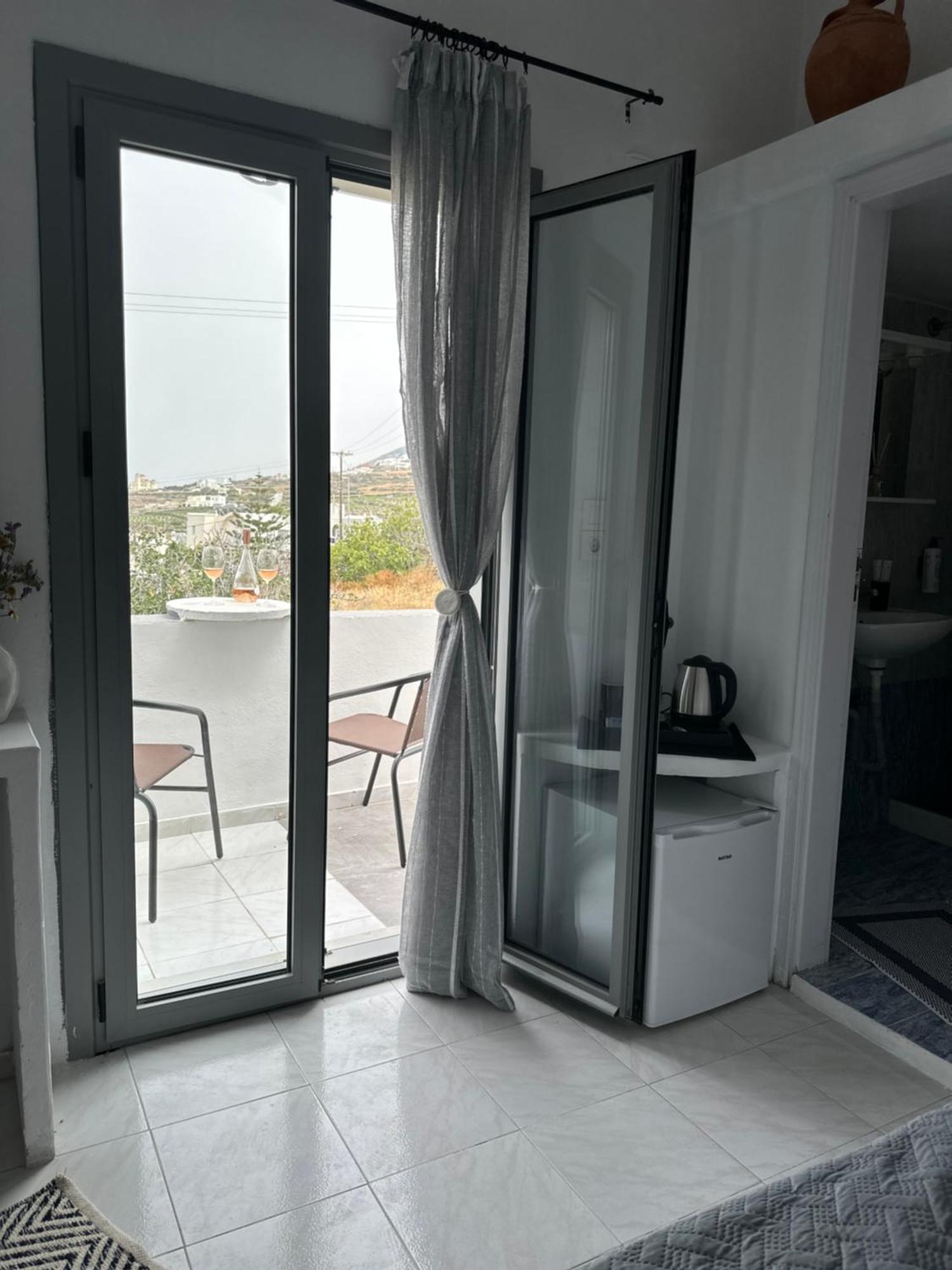 Nicole Rooms Santorini Vóthon Esterno foto